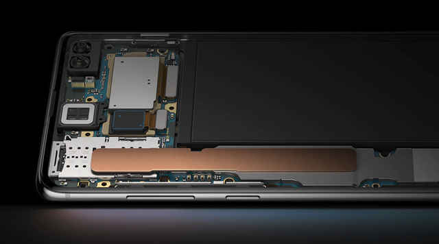 cell phone heatpipe